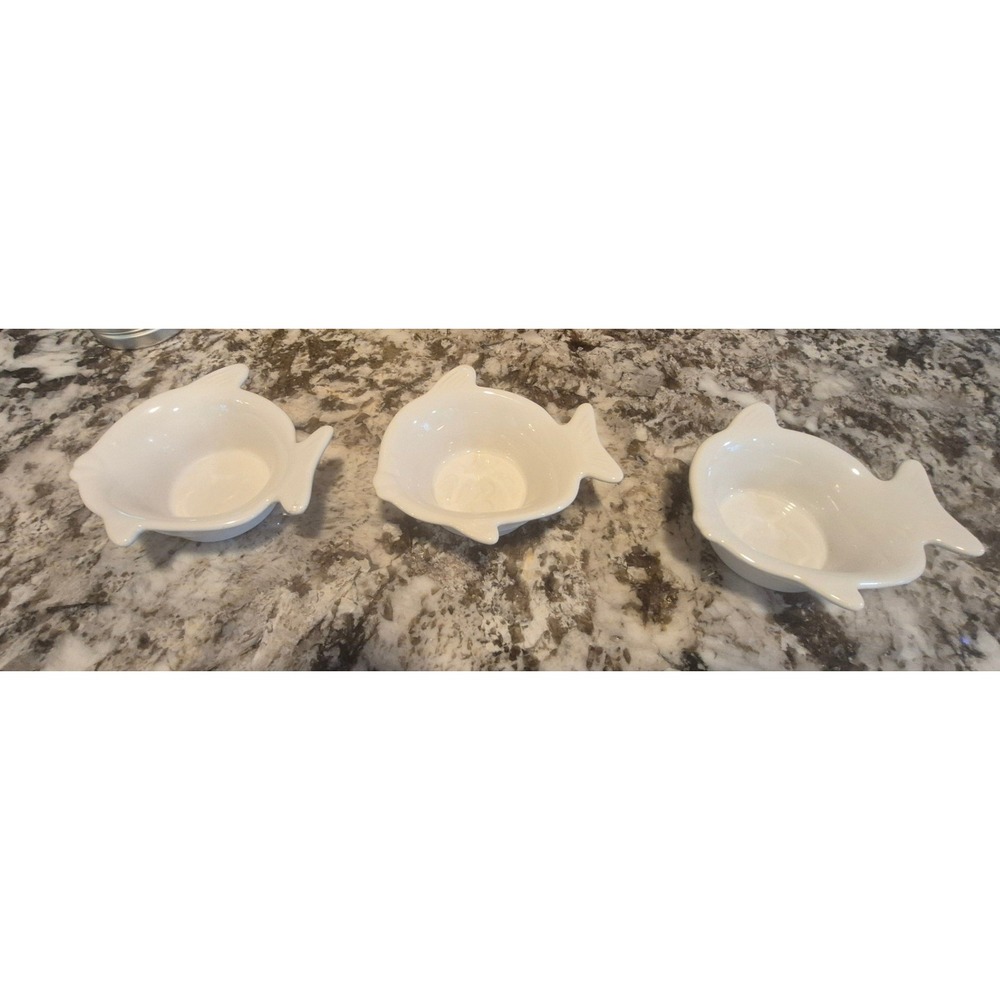 Chantal Fish Shaped Bowls White Stoneware Ramekin 91-FSB-B7 Excellent